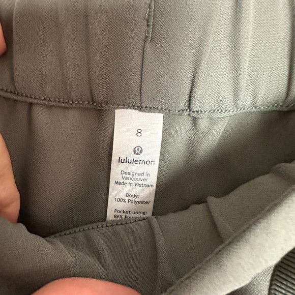 Lululemon On the Fly Sage Green 7/8 Pants Sz 8 - Picture 2 of 7
